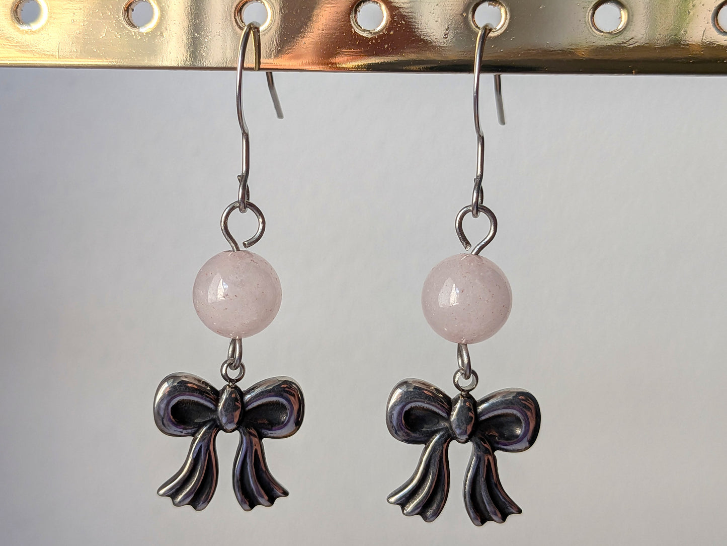 Boucles d'oreilles "nœud" quartz rose