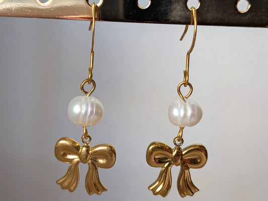 Boucles d'oreilles "nœud" perle d'eau douce